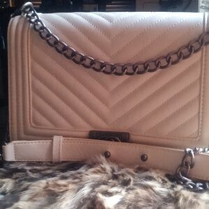 Chic White 🤍 Chevron Crossbody Bag Fashion